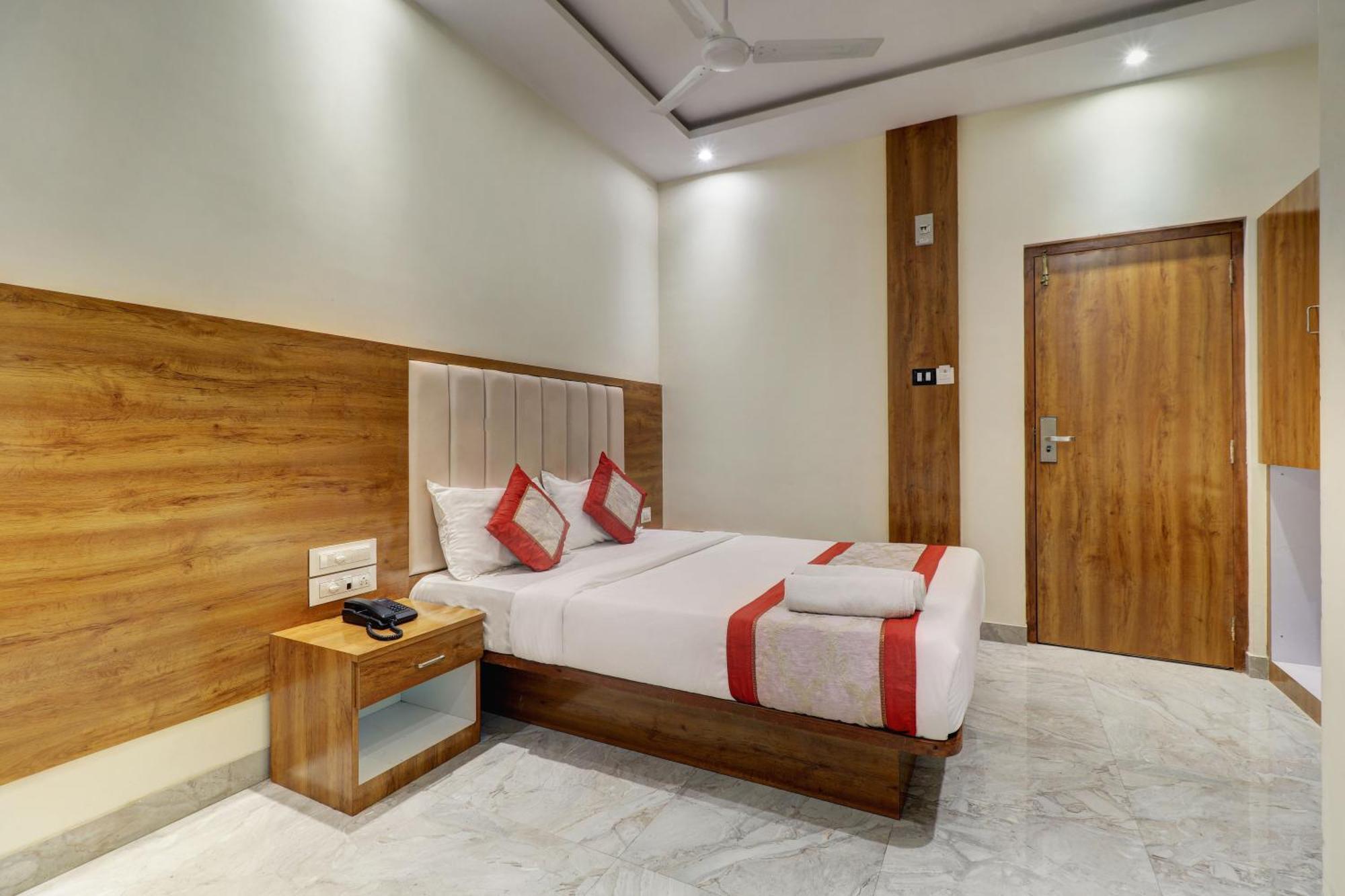 Hotel A K Fort Inn Мумбаи Экстерьер фото